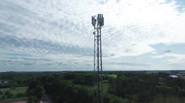 LTE kapsamı için yüksek anten kulesi