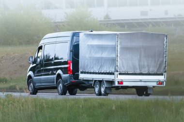 Araç ve karavanla altın saat yolculuk