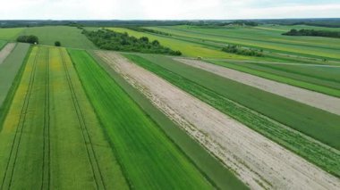 Çiftlik arazileri ve köy arazilerinin havacılık doğası.