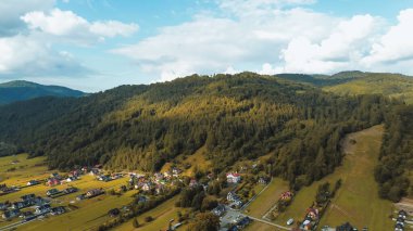 Manzaralı manzarada yeni konut geliştirme