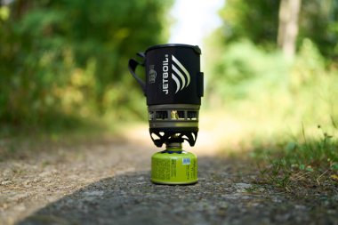 19.09.2025 Polonya, Avrupa 'da yürüyüş yapanlar için kompakt jet sobası