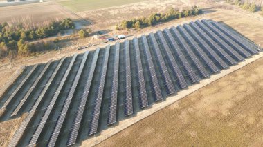 Yukarıdan gelen güneş enerjisi üretimi