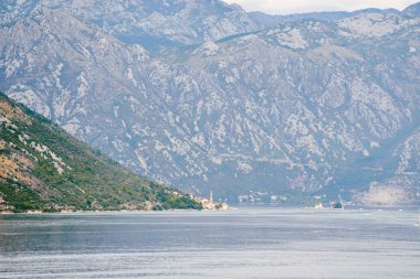 Güzel Kotor Körfezi Dağlar ve denizlerle çevrili