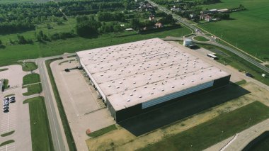 Nakliye terminali ve depo hava fotoğrafı.