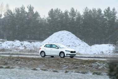 Kentsel hareketlilik için tasarlanmış çok amaçlı küçük bir araç