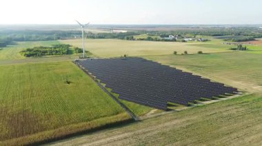 Yenilenebilir enerji kaynaklarından temiz elektrik gücü