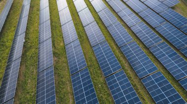 Cennette uçuşan yumuşak bulutlar