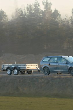 Kargo için römorklu otomobil