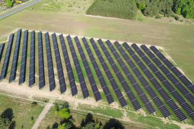 Yenilenebilir güneş enerjisi kullanan elektrik üretimi