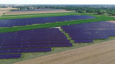 Kırsal alanda bulutlu bir atmosfer