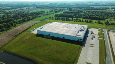 Büyük depo kompleksinin havadan görüntüsü