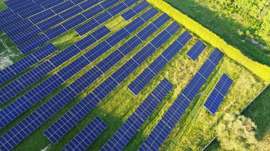 Kırsal kesimde güneş enerjisi panelleri