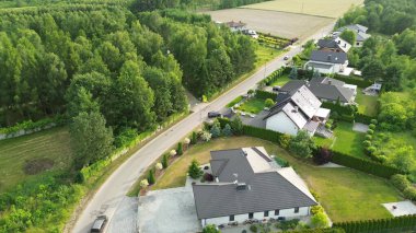 Yeşil ortamda yeni evler