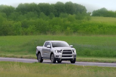 Özel dizel pikap, buldozerli off-road.