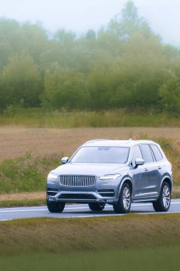 Zarif İsveç tasarımı ile çağdaş kesişme