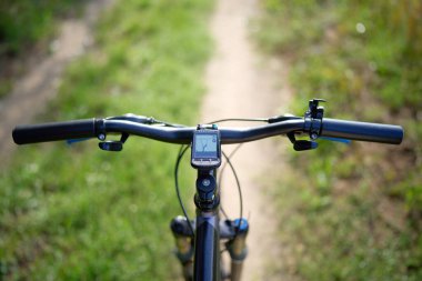 Doğada GPS ile bisiklet sürmek