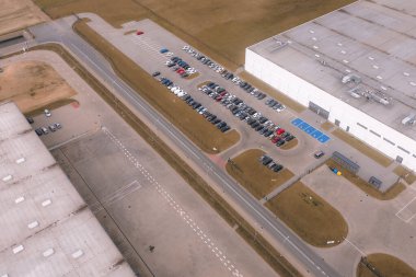 Konut otoparkının en üst görüntüsü