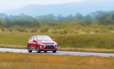 Yaz gezisinde engebeli SUV