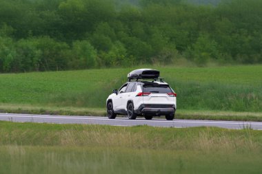 Kırsal Bölgede Beyaz Geçit Sürüşü