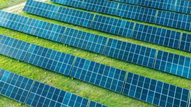 Avrupa güneş panelleriyle elektrik üretiyor