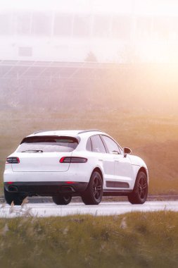 Yeşillik tepeleri aşan yeni bir geçiş.