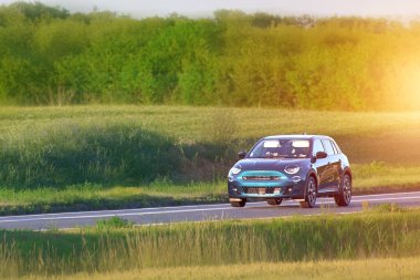 Verimli kırsal sürüşte modern eko taşıma aracı