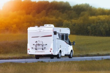 Kiralık karavan seyahati.