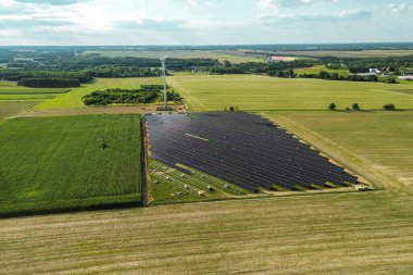 Güneş ve rüzgar enerjili melez yenilenebilir enerji kaynağı