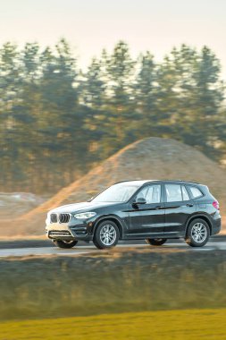 Yeşillik tepeleri aşan yeni bir geçiş.