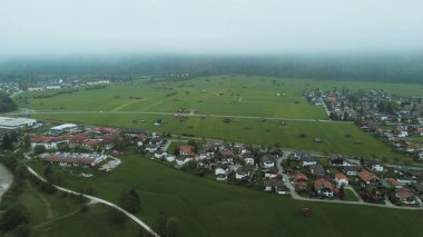 Baharın başında Bavyera manzarası