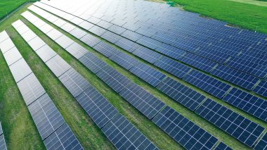 Güneş enerjisi santrali yenilenebilir elektrik üretiyor