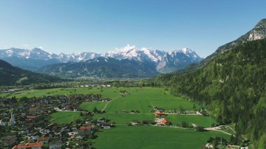 Alp dağları ve vadi kırsalları