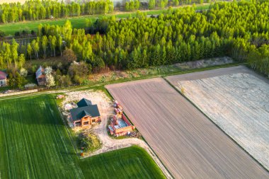 Doğa ve inşaat kırsal alanda birleşir