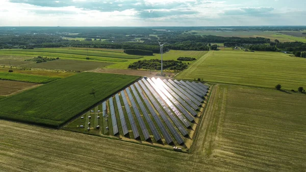 Güneş ve rüzgar enerjili melez yenilenebilir enerji kaynağı