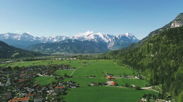 Alp dağları ve vadi kırsalları