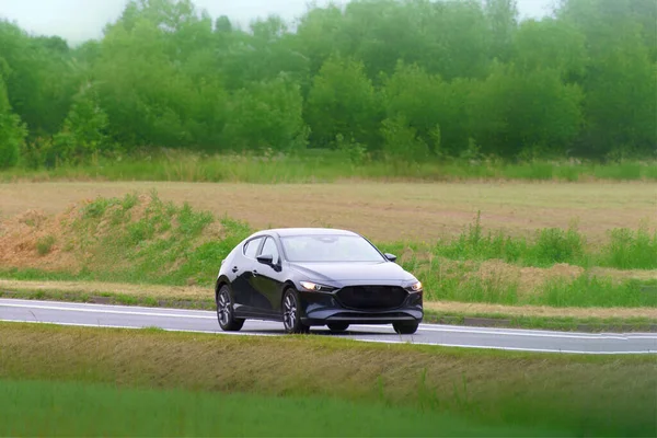 Şehir ulaşımında modern hatchback