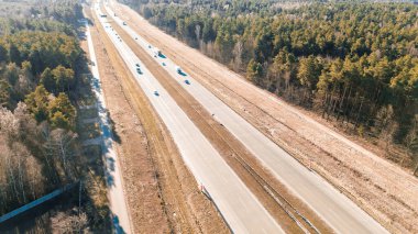 Hafif trafik ile havadan otoyol çekimi