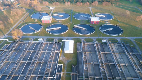 Modern atık su arıtma tesisi