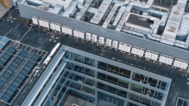 Yapay zekayı destekleyen yüksek teknoloji veri merkezi