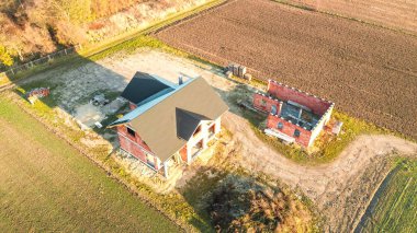 Geleneksel kır evi inşaatı devam ediyor