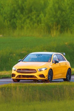 Sıcak kapak LED far tasarımı ile kapanıyor