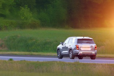 Güvenilir 4x4 araç bir tatil yolculuğunda