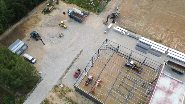 Ağır ekipmanlarla birlikte inşaat halindeki ticari alan