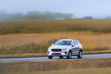 Güvenli aile seyahati için güçlü bir geçiş aracı