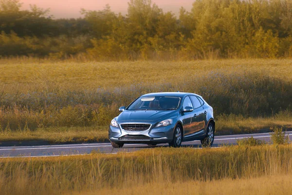 Sıkıştırılmış otomotiv taşımacılığı modern altyapıda ilerliyor