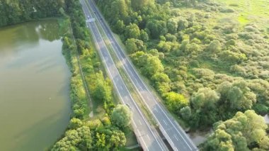 Yeşil arazide kırsal hareketlilik ve ulaşım