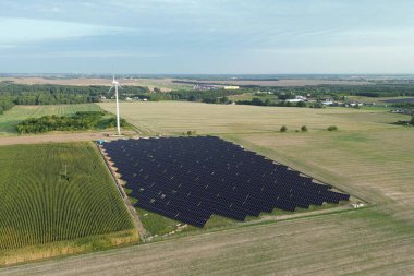 Yenilenebilir enerji kaynaklarından temiz elektrik gücü