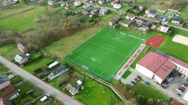 Havadan bakıldığında yeşil spor alanı dokusu