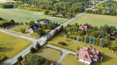 Doğal manzaralı banliyö evleri