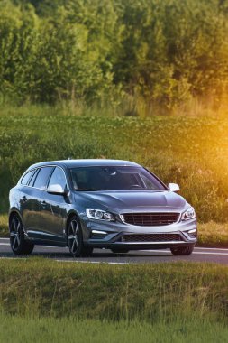 Güçlü motor ve stili olan spor hatchback.